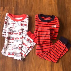 Boys pajamas set of 2 (SZ 12mo)